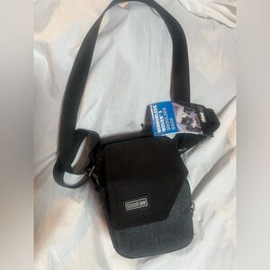 NWT Think Tank Mirrorless Mover 5 Shoulder Bag Camara Bag